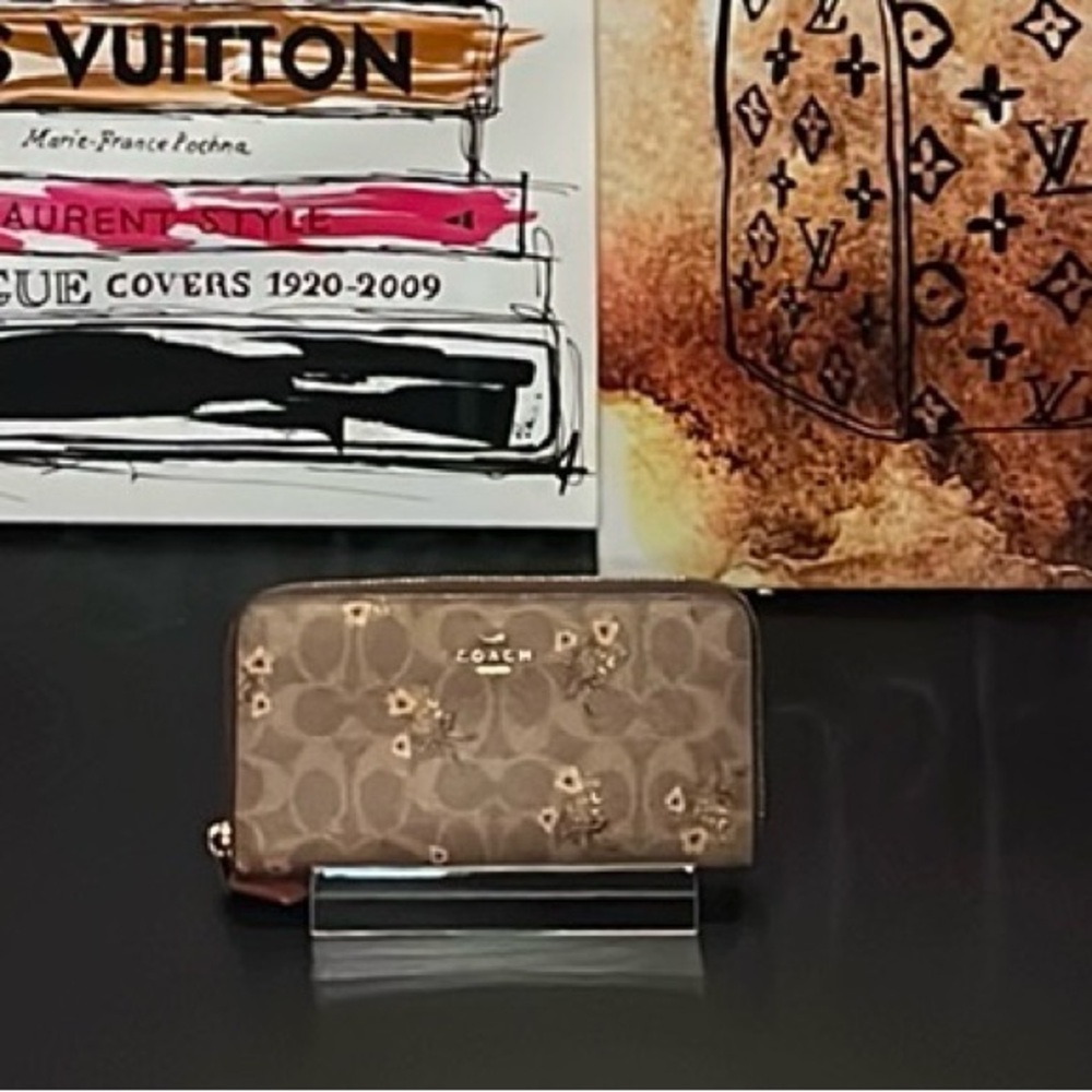 EUC Coach Tan w/ Floral Design Zip Wallet